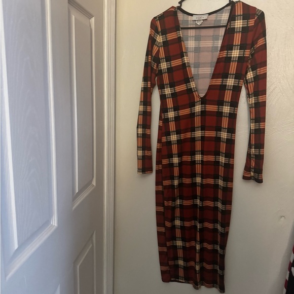 & Other Stories Red and Black Plaid Long Sleeve Dress - Picture 4 of 6